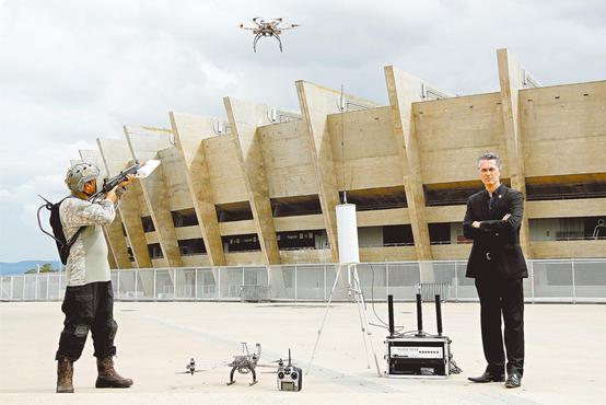 Renato Werner, durante demonstração do bloqueador de drones: a tecnologia não atrapalha funcionamento de equipamentos móveis, como os telefones celulares