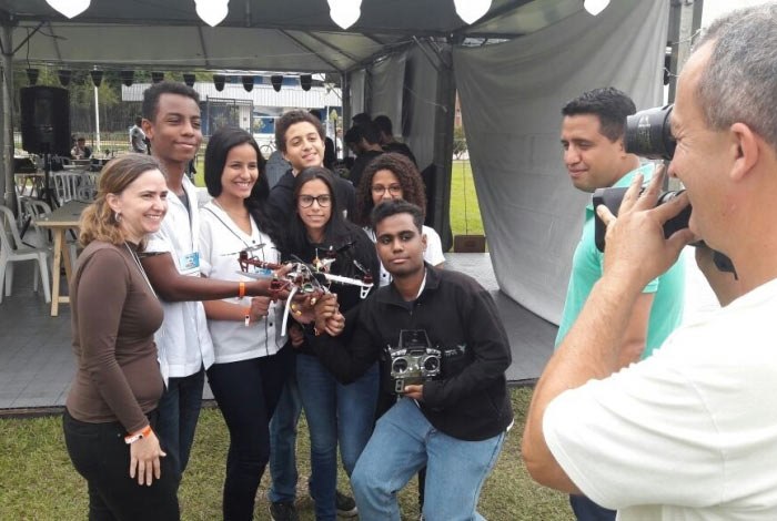 Alunos do Colégio Pedro II conquistaram o 3º e 4º lugares da competição de drones no ano passado Divulgação